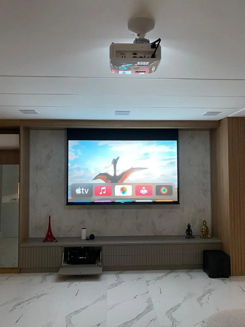 Home Theater 5.1, 7.1 e Dolby Atmos e projetor